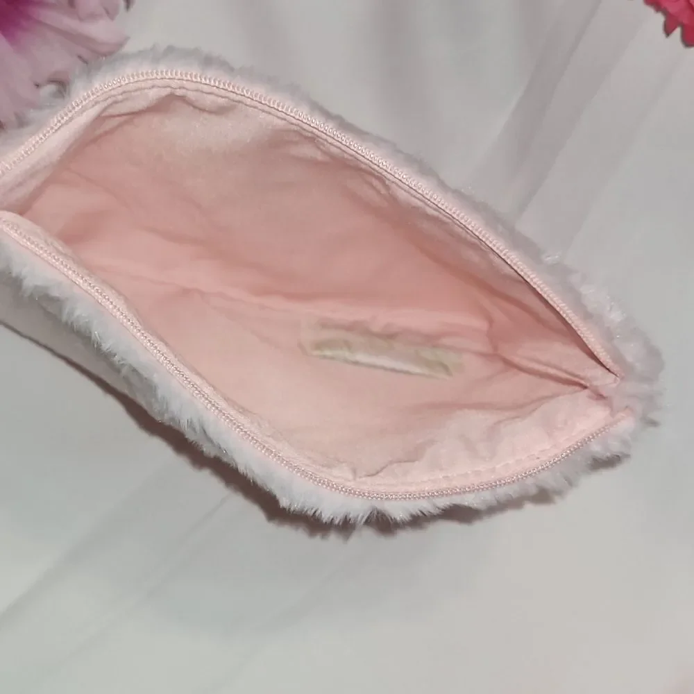 Benefit NWOT Light Pink Faux Fur 7in X 9in Cosmetic/Travel/Makeup Bag 🐈